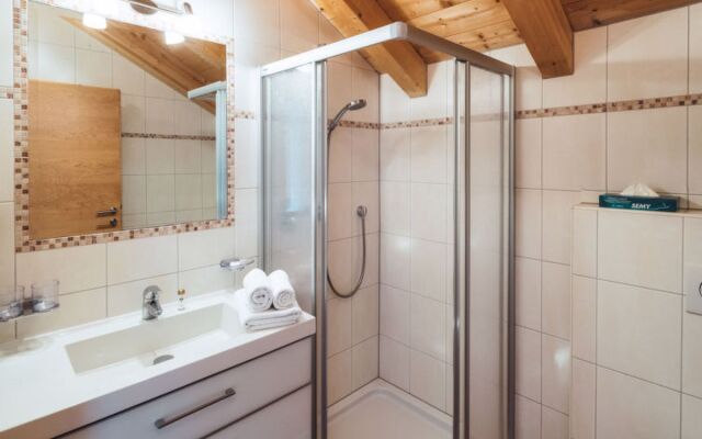 Apartment Ladis Fiss 19152