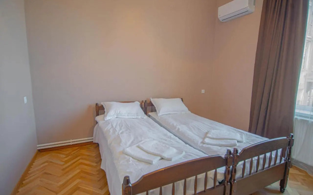 Tetriani Guesthouse