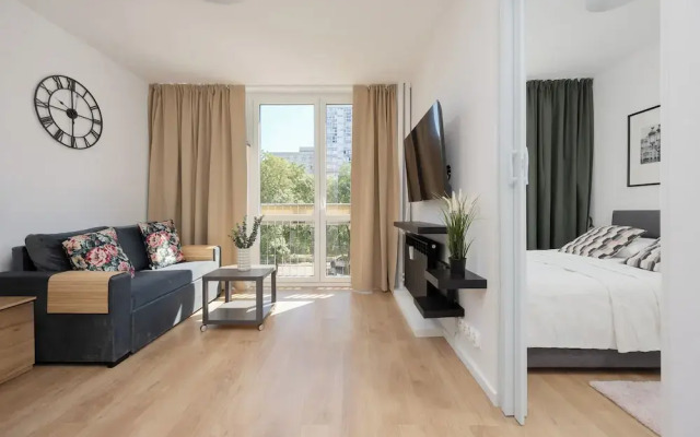 Beige Apartment Near Center by Renters