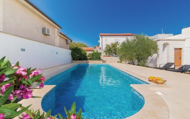 Amazing Home in Jezera With Wifi and 2 Bedrooms