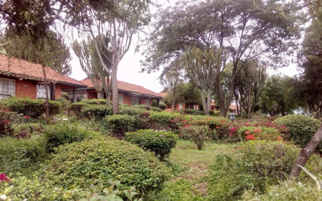 Jacaranda Lake Elementaita Lodge
