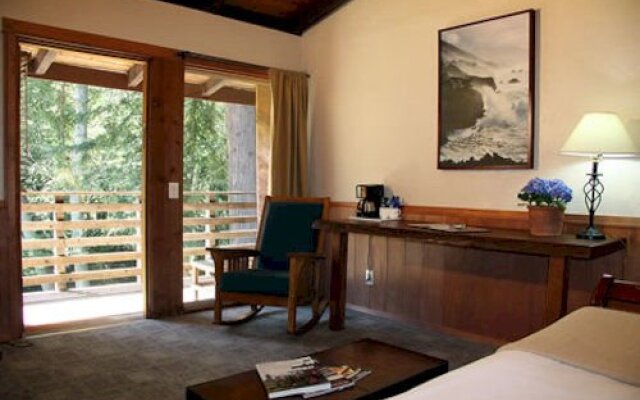 Big Sur River Inn