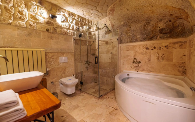 Canyon Cave Hotel