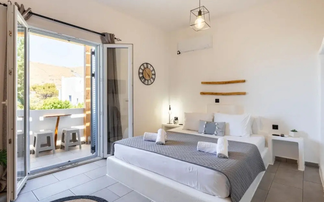 Thiramna Apts, Kythnos
