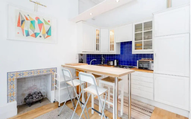 Fg Property - Earls Court Warwick Road
