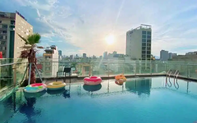 Rice's House Hotel & Apartment
