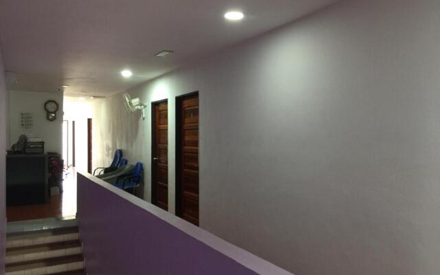 OYO 89671 Changlun Star Motel