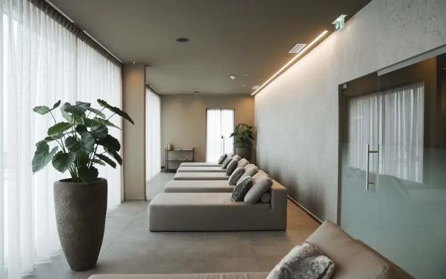 Exclusive Penthouse on the Golf Course