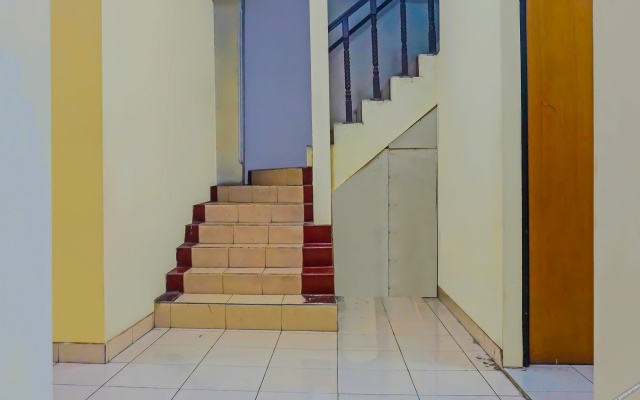 OYO 92285 Penginapan 21 Near Pasar Baru