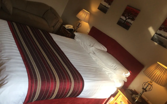 Carey's Viking House Hotel