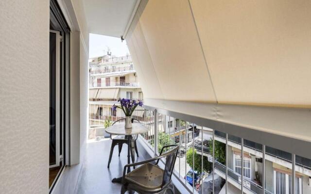 Atmospheric Apartment near Acropolis by CloudKeys