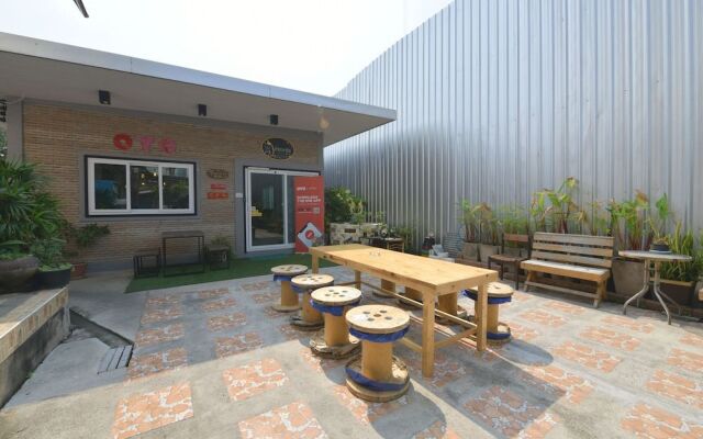 Baan Wararin Hostel by OYO Rooms