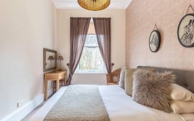 Maya's Glasgow Holiday Homes