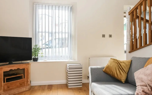 1 Greenswood Court