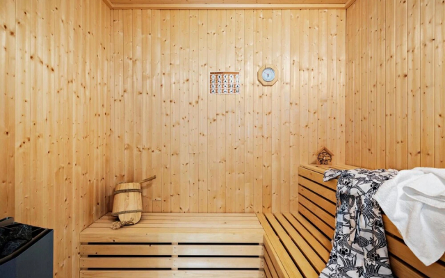 Awesome Home in Norheimsund With 5 Bedrooms, Sauna and Wifi