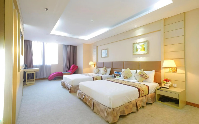 Holiday One Hotel