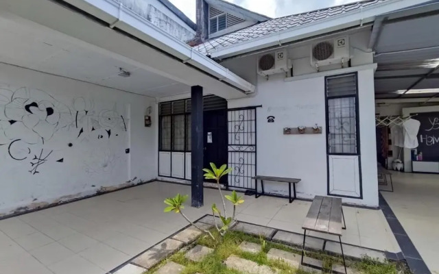 Yons' Homestay by Oyo Rooms