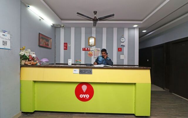 OYO 29127 Hotel Crown Tower