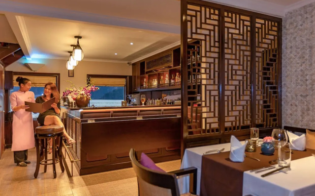 Heritage Line Violet cruise – Ha Long Bay & Lan Ha Bay
