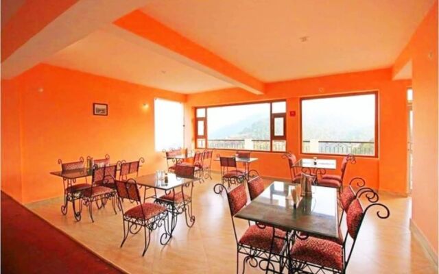 Hotel Avlokan - Near Kainchi Dham Mandir