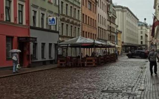 Riga Old Town Airy Apartment 4