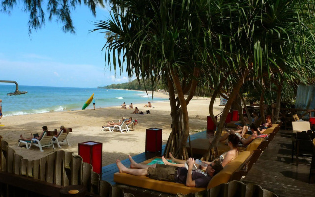 Lanta Castaway Beach Resort