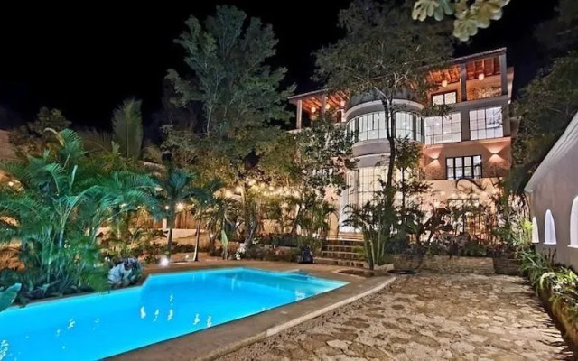 Jungle Mansion & Cuisine