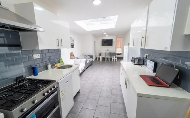 Studio Close to Selly Oak Train Station
