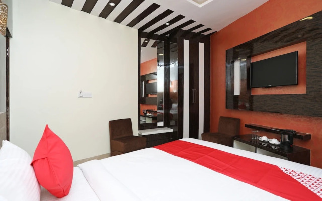 OYO 15617 Abi's Inn