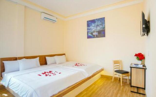 Sapphire Hotel - Hostel