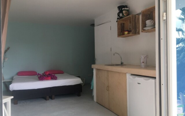 Tropical Breeze Apartments