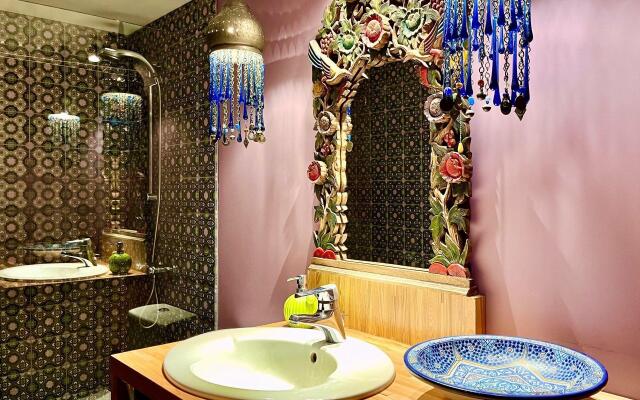 Buddha Boutique apartments on Nevsky Prospekt 90-92