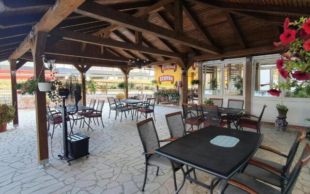 Guesthouse "INES"