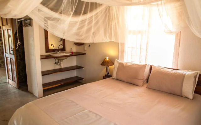 Mobola Lodge