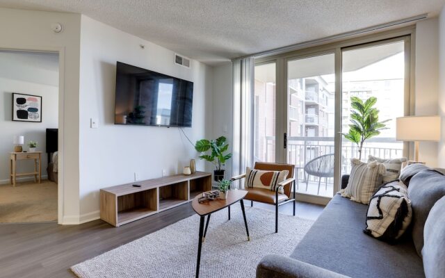 Fantastic 1 Bedroom Condo at Ballston