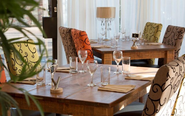 The Riverside House Hotel