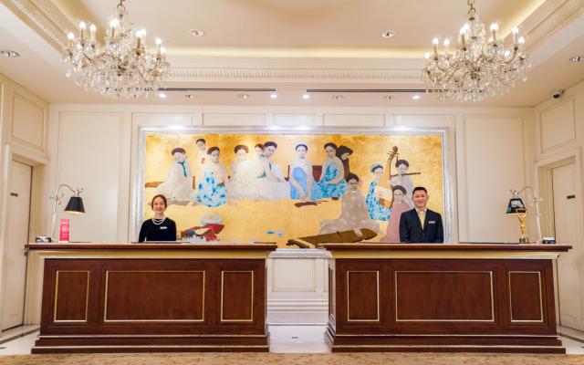 Apricot Hotel