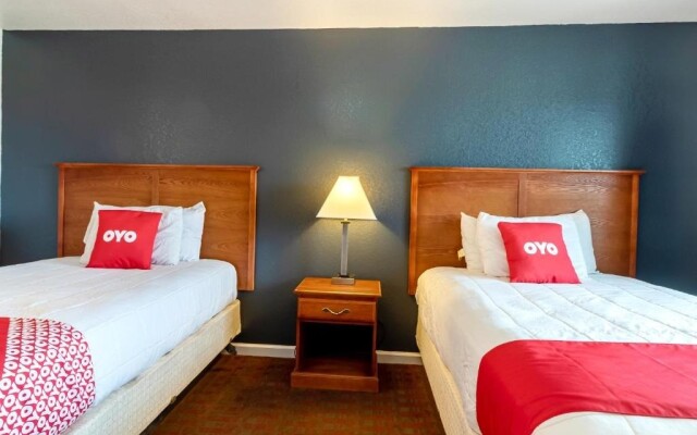 OYO Hotel Pearsall I-35 East