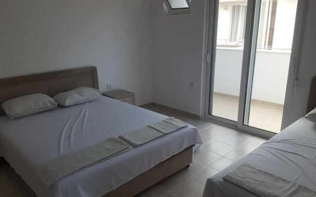 Ulcin Relax Apartments & Rooms