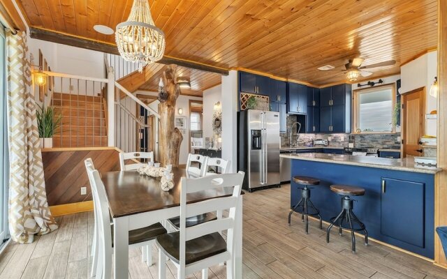 The Sandcastle 4 Bedroom Home by RedAwning