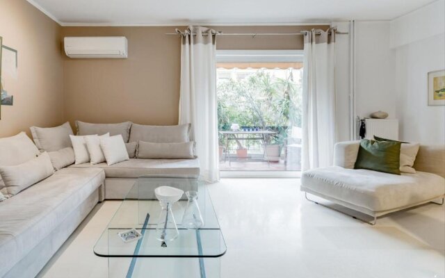 Unique Luxurious Apartment at Athenian Riviera