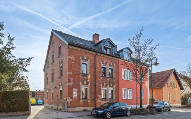 Suiteable Living - Boardinghaus mit Parkplätzen, WLAN und Waschraum