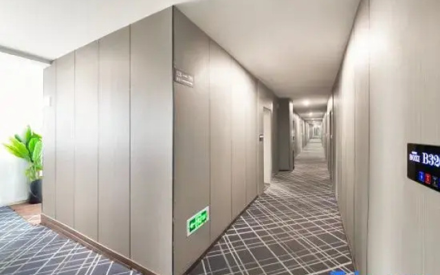 Huijing Business Hotel