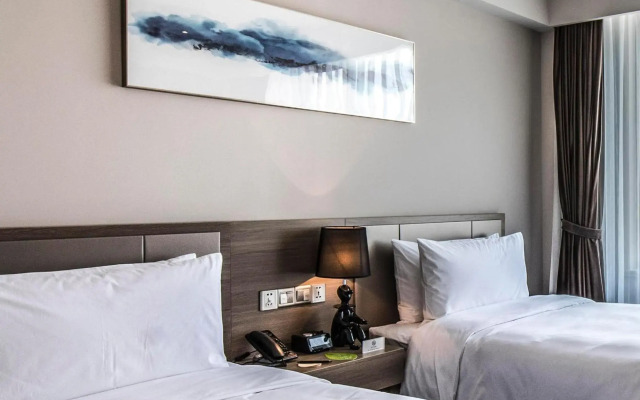 Q-Box Hotel Shanghai Sanjiagang