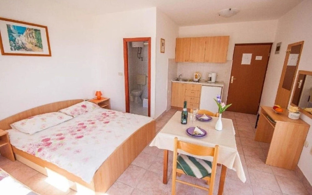 Edi - 40 m From Beach - SA1