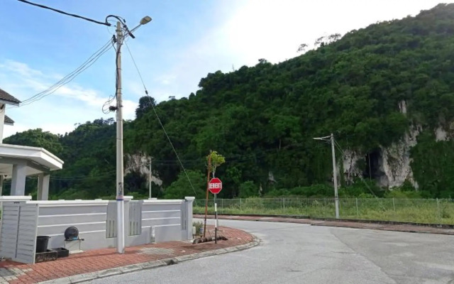 Sky Mountain View Relaxing Ipoh -10-16 pax- no party