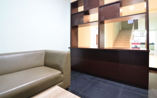 RedDoorz near Museum Keraton Surakarta
