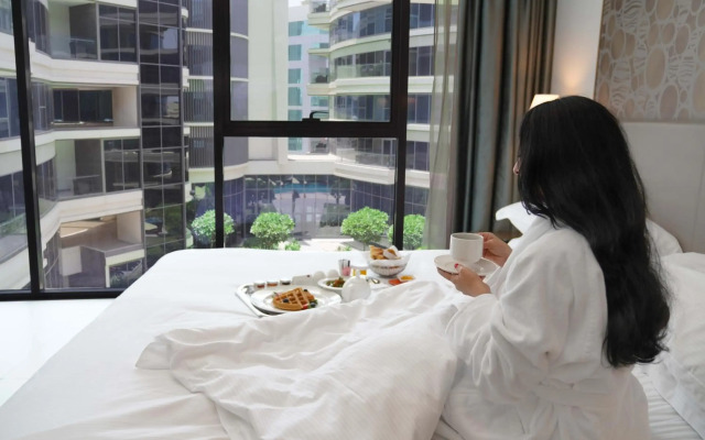 Majestic Arjaan by Rotana Hotel