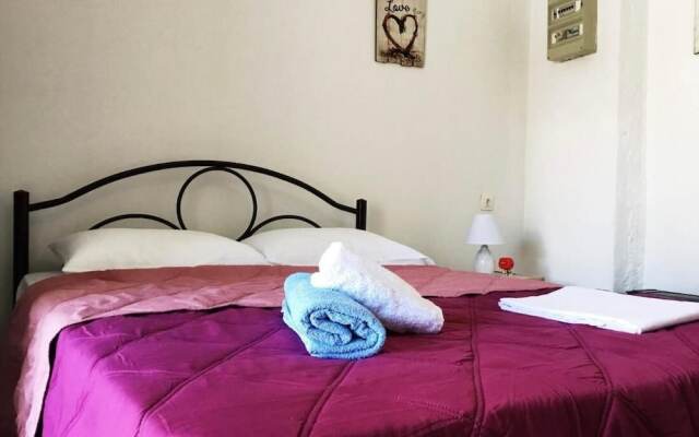 Cozy Appartment In The Center Of Corfu, Near Old Town 1,5 Km Host 4 People