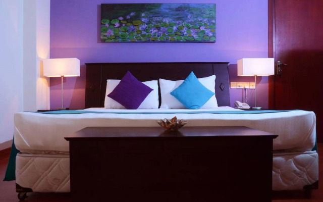 Opulent River Face Hotel